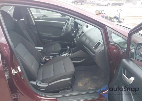 2017 Kia Forte Lx z USA, uszkodzony, nr VIN 3KPFK4A73HE076371